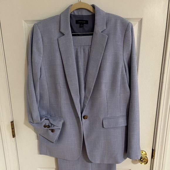 Women's Linen Suit - Picture 1 of 3